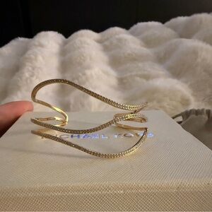 MICHAEL KORS (Rose) TONED WAVY RHINESTONE BRACELET.